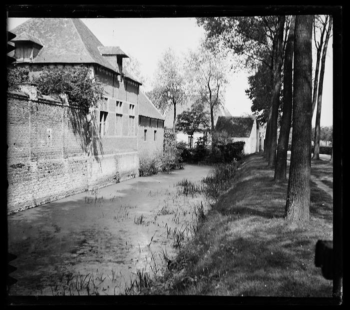 Laarne. Château de Laarne. Les fossés