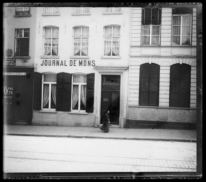 Mons. Essai pris de mon bureau