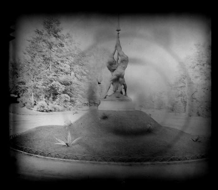 Gand. Le phare de Van Biesbroeck en face du nouveau musée