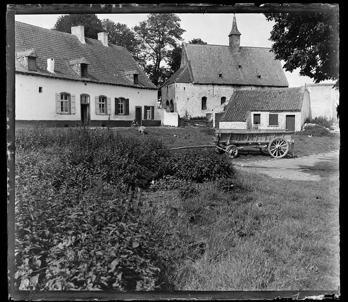 Mons. La Tour du Val-des-Écoliers