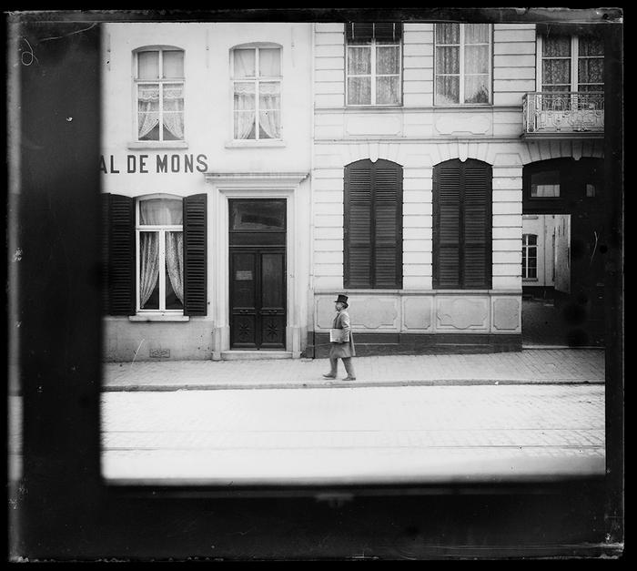Mons. Essai pris de mon bureau
