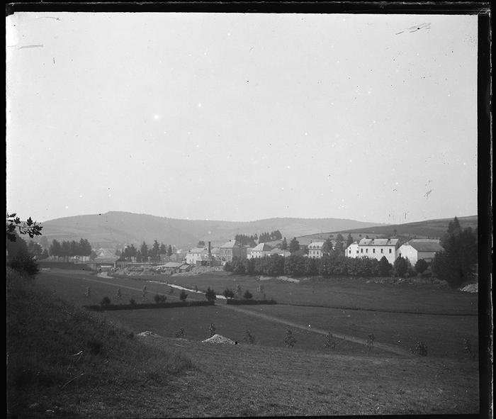 Martelange. Le village vu du Grand Duché
